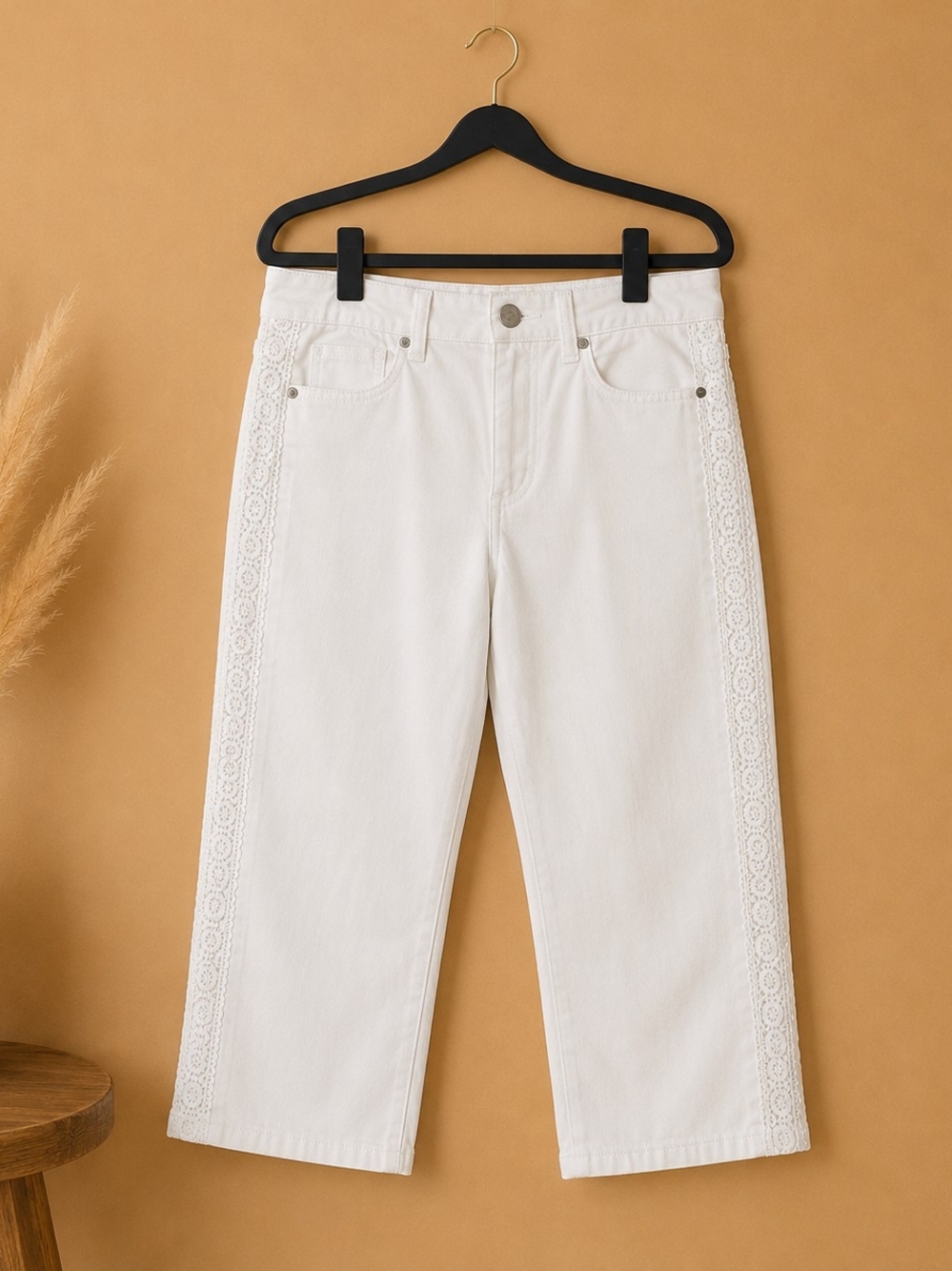 Code Bleu White Capris with Lace Trim